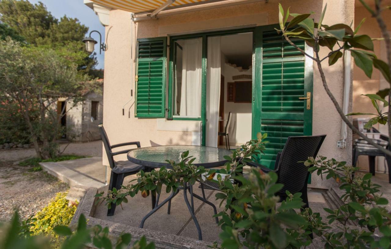 Studio Apartment By The Sea شيبينيك المظهر الخارجي الصورة