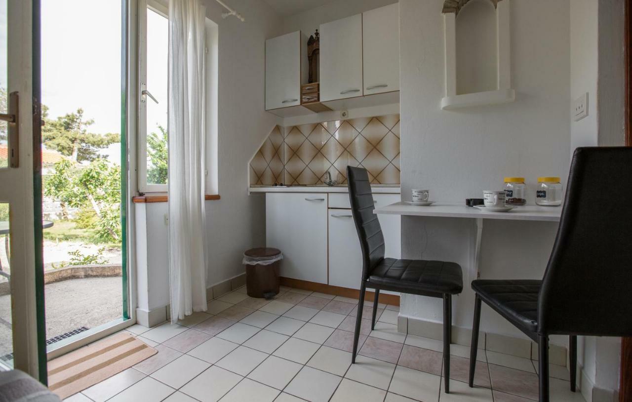 Studio Apartment By The Sea شيبينيك المظهر الخارجي الصورة